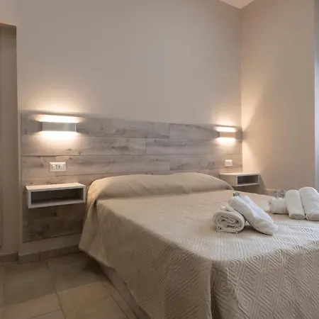 Le Stanze Di Sandy فندق مبيت وإفطار غالّيبولي